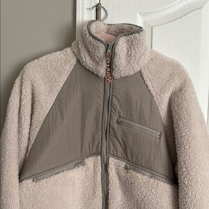 Urban Outfitters BDG Cozy Fleece and Teddy Style Cozy Jacket Size Small